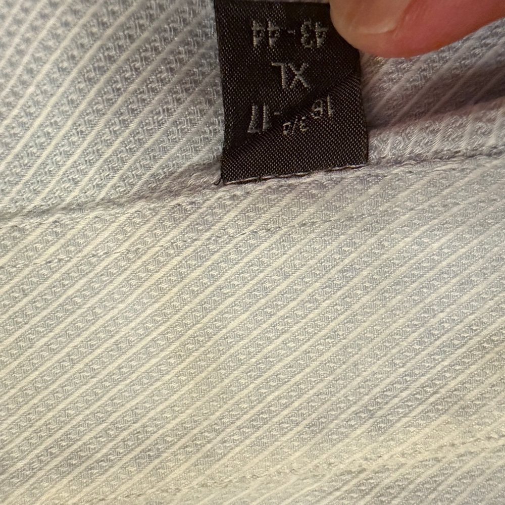 Preowned Mens Dress Shirt with Pocket - XL -Gaushy